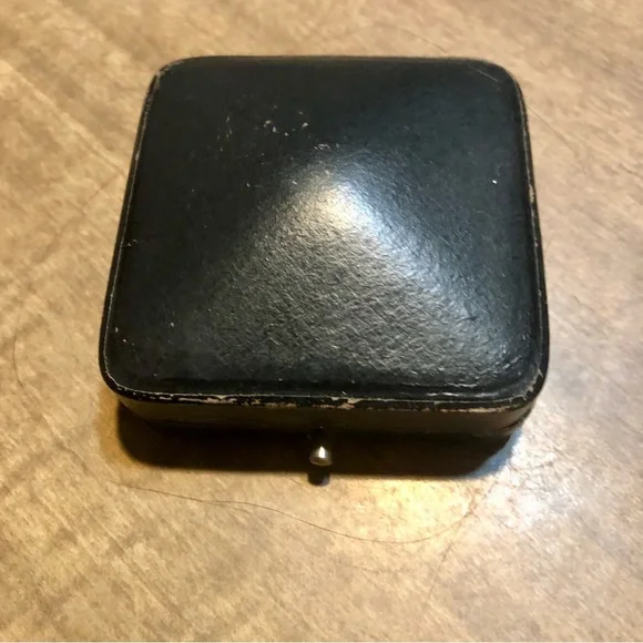 Antique Carved Shell Cameo Necklace, Sterling Silver with Marcasite Accents 💎🖤 - Picture 9 of 9